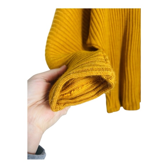 Isle by Melis Kozan Women's Sweater Mustard Yellow Size Small - Picture 10 of 13